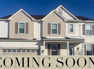 301 Goldenrod Dr, Minooka, IL 60447