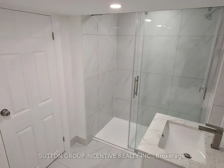 149 Gunn St #LOWER LEVEL — Photo 4