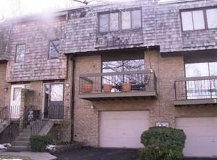 2633 Bingham Dr, Pittsburgh, PA 15241