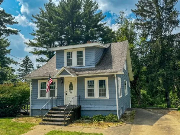 5 Hill St #10, Warren, PA 16365