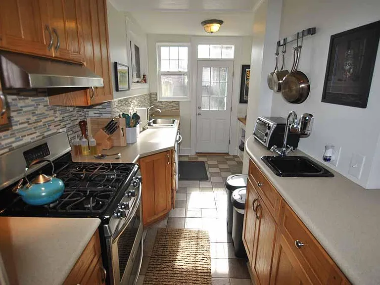 2923 Grayland Ave — Photo 8