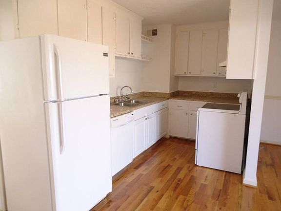 4th image of 146 Hackberry Dr