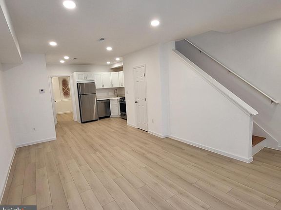 2nd image of 562 24th St NE