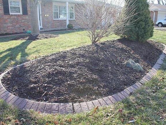 4th image of 1906 Garden Dr