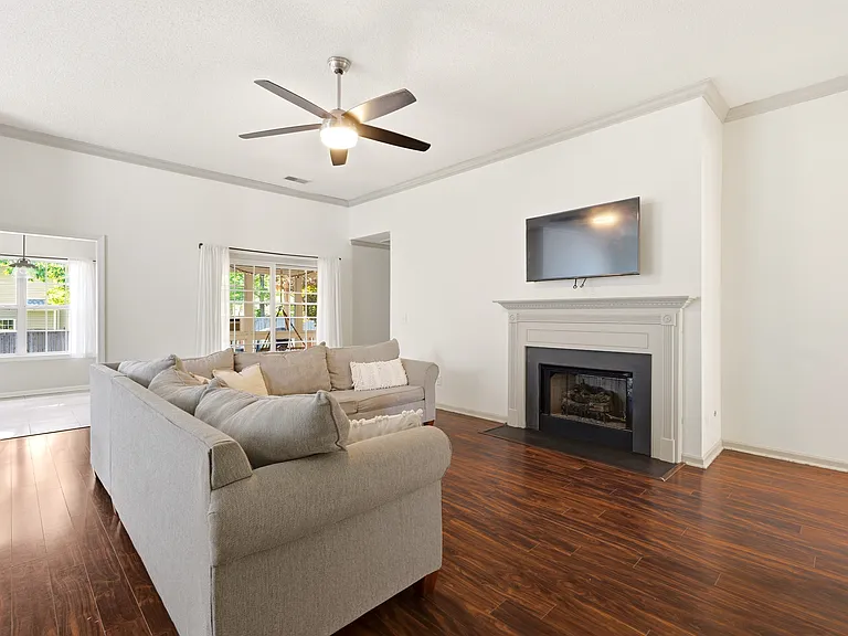 9 Whitewater Ct — Photo 5