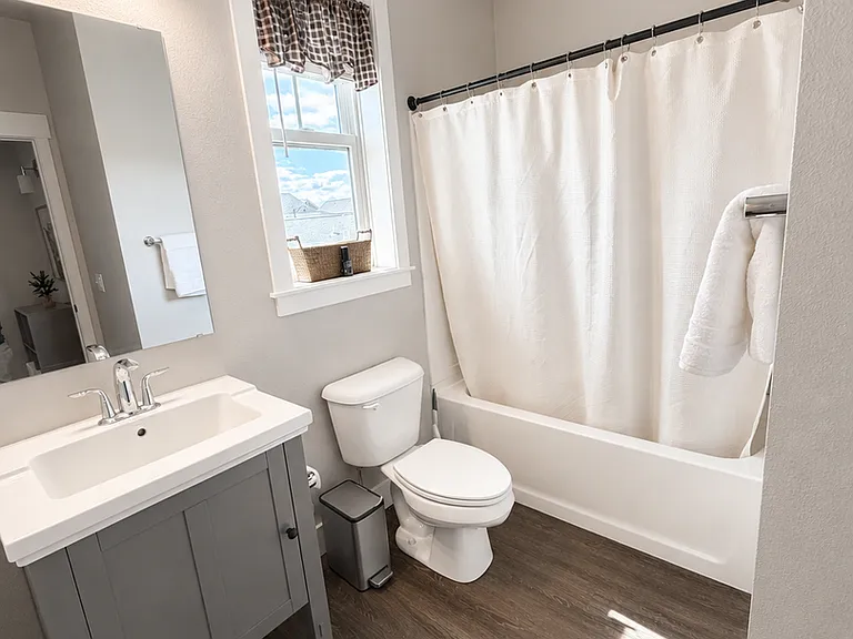6031 Catherina Ct — Photo 9