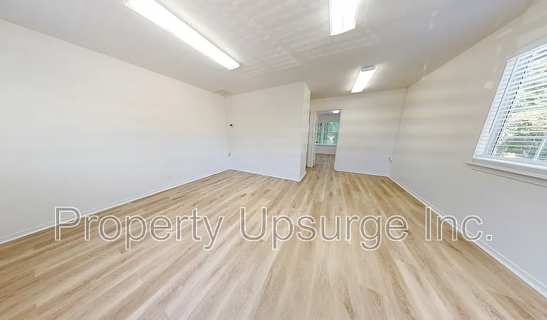 2371 Washington Ave E — Photo 1