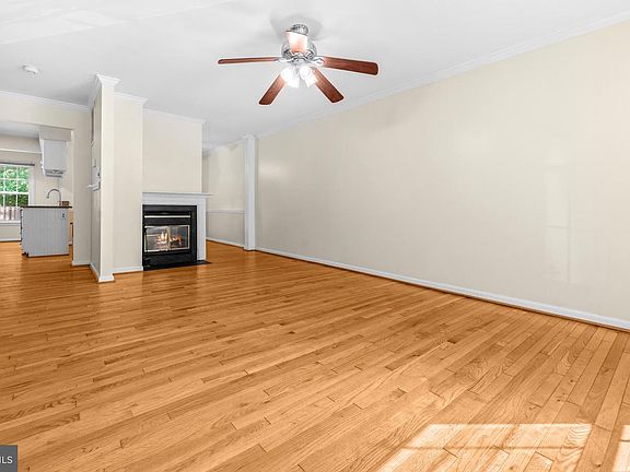5th image of 6016 Rockton Ct