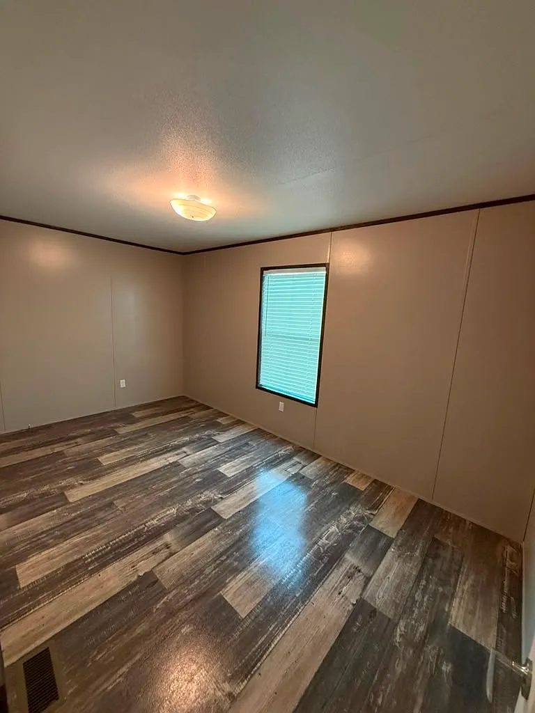 3 bed, 1190 sqft, $1,500 — Photo 2