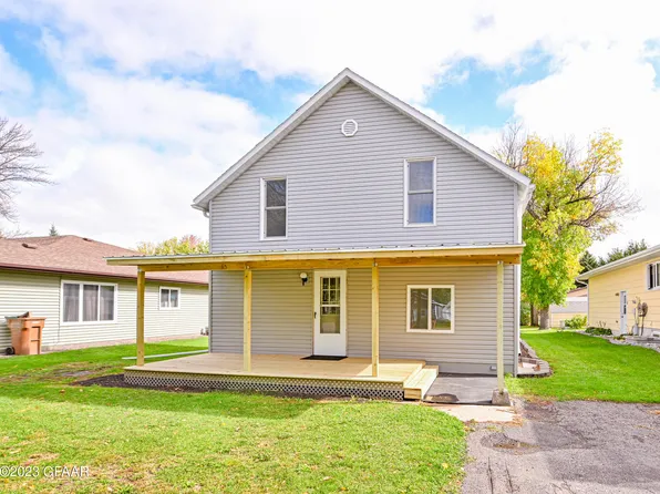 706 2nd Ave NE, East Grand Forks, MN 56721