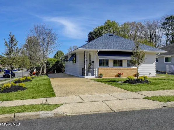 3 Mount Kisco Drive, Toms River, NJ 08753