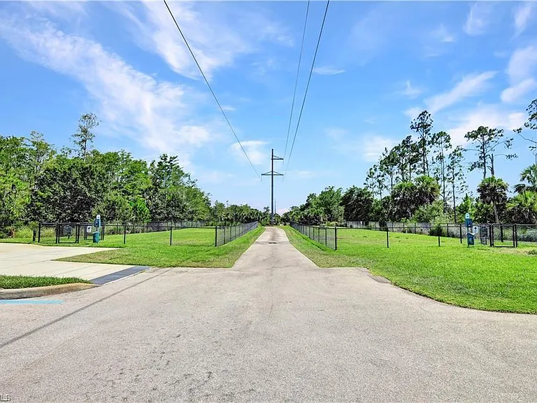 7103 Lily Way — Photo 34