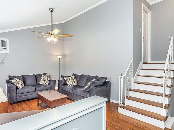 4th image of 125 Kensington Ct