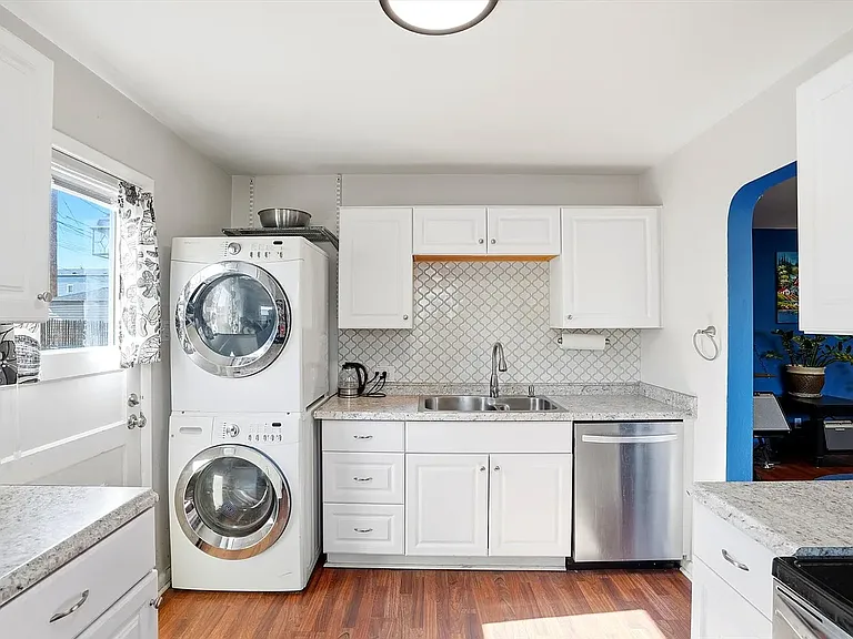 1281 Alton St — Photo 5