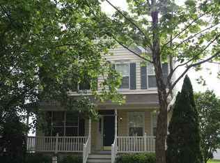 25949 Hartwood Dr, Chantilly, VA 20152