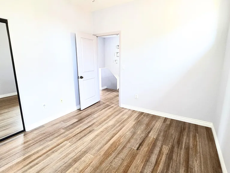 13438 Roselle Ave — Photo 47