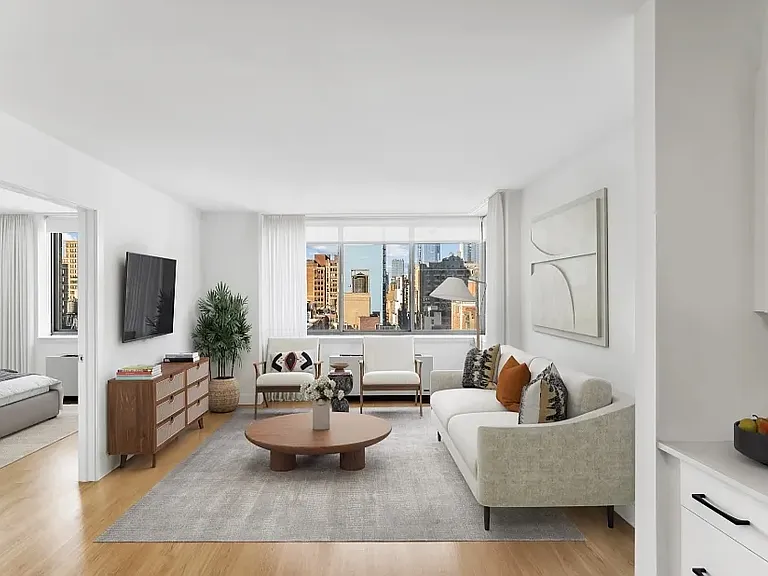 800 6th Ave #25F — Photo 1