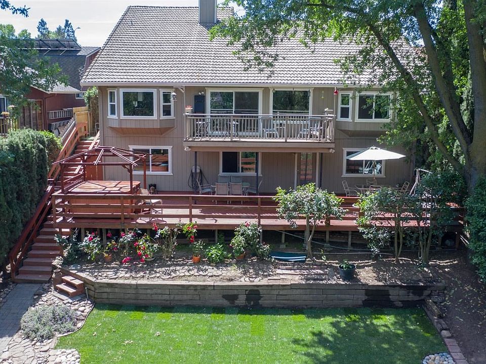 1st image of 960 River Bluff Dr