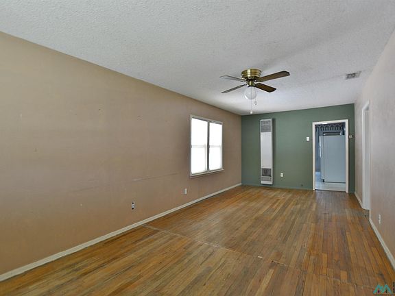 2nd image of 413 S Avenue G