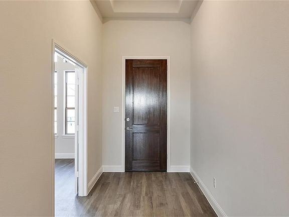 4th image of 3100 Winchester Ave