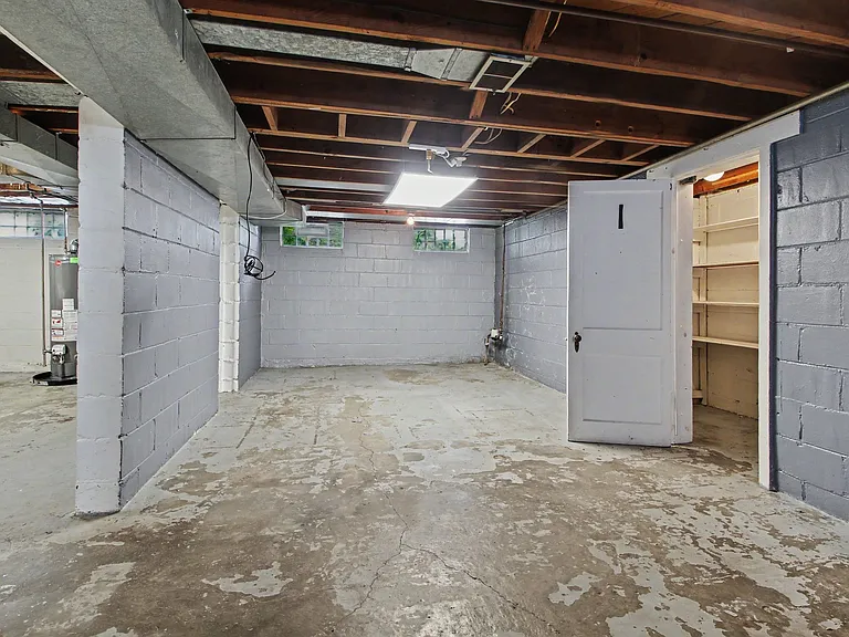 3984 Gloria St — Photo 13
