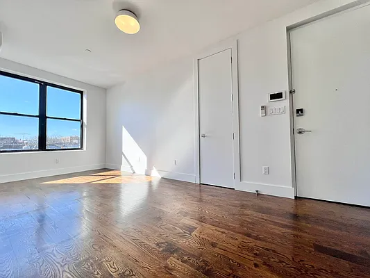 Rented by ERNY LLC | media 15