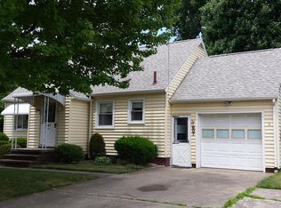 607 5th St NW, North Canton, OH 44720