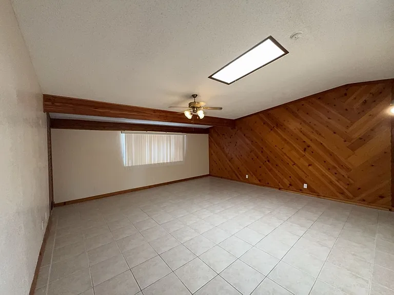 3733 Sparrow Dr — Photo 22