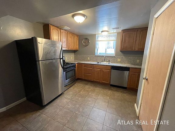 2nd image of 1833 N Hooker St