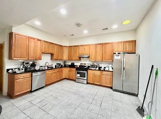 10 Moreland St, Roxbury, MA 02119