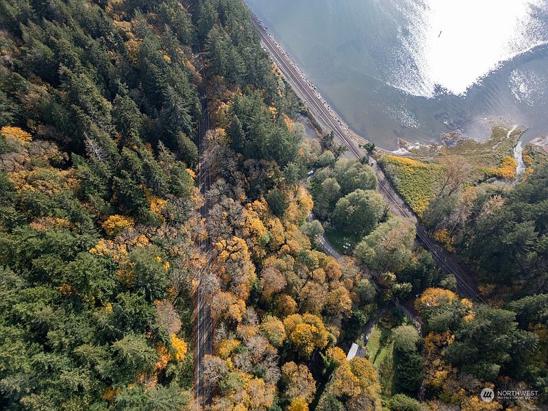 4th image of 2190 Chuckanut Drive