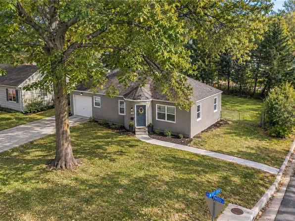 5117 Rosewood Dr, Roeland Park, KS 66205