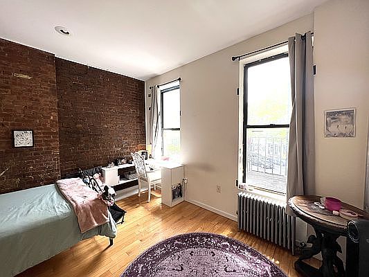 2nd image of 17 Stuyvesant St APT 5