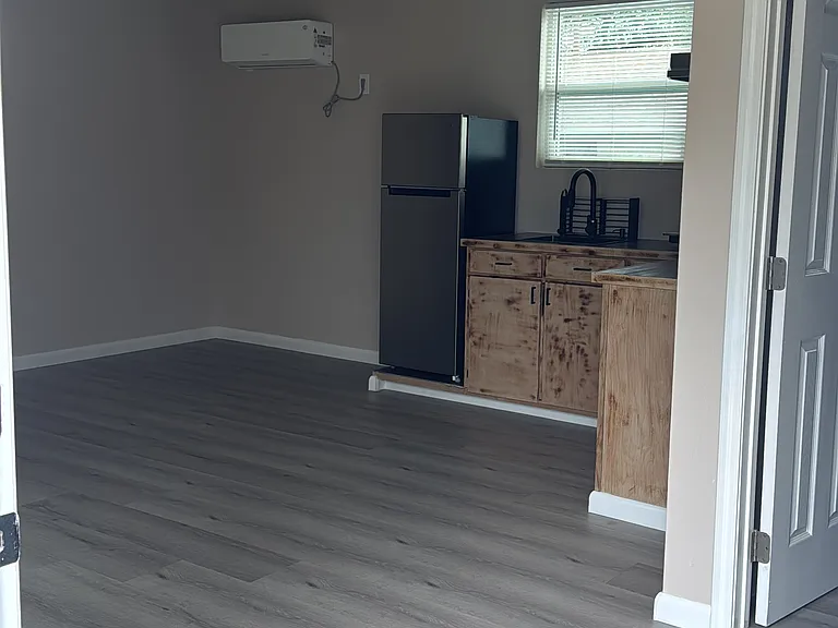 Saddle Rock Dr — Photo 3