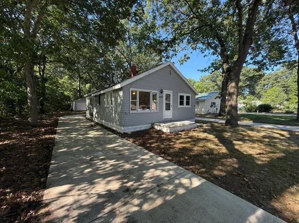 1475 E Summit Ave, Muskegon, MI 49444