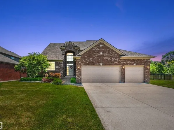 39636 Cannon Dr, Harrison Township, MI 48045