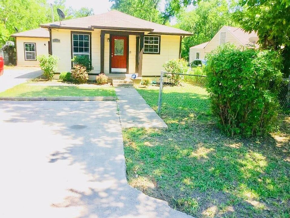 2nd image of 2138 Custer Dr