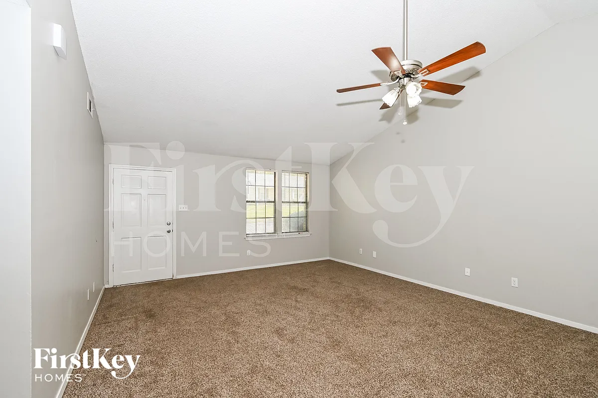 Building Photo - 5765 Ashridge Pl