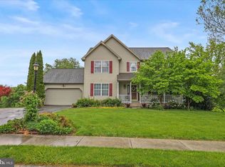 25 Cornell Dr, Hanover, PA 17331