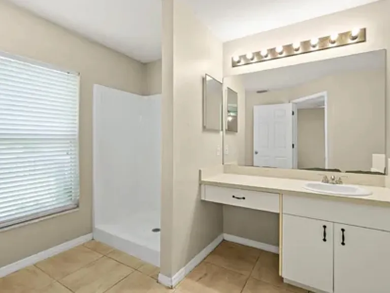 1304 Mandys Ct — Photo 12