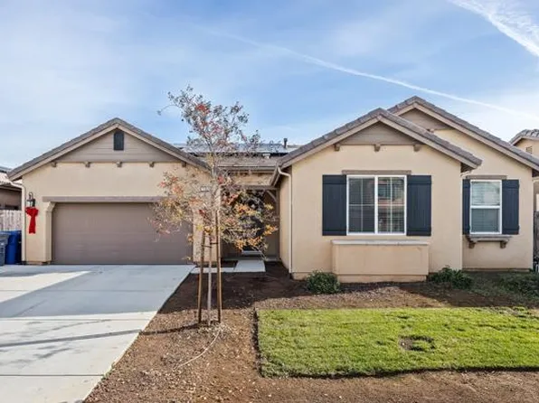 1667 Las Rosas Ave, Clovis, CA 93619