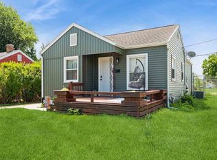 927 O Ave NW, Cedar Rapids, IA 52405