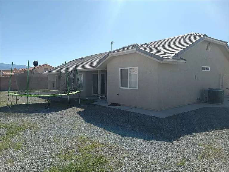 546 Elsie Ln — Photo 23