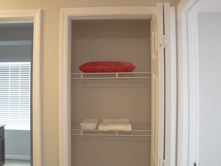 909 S Locust St — Photo 17