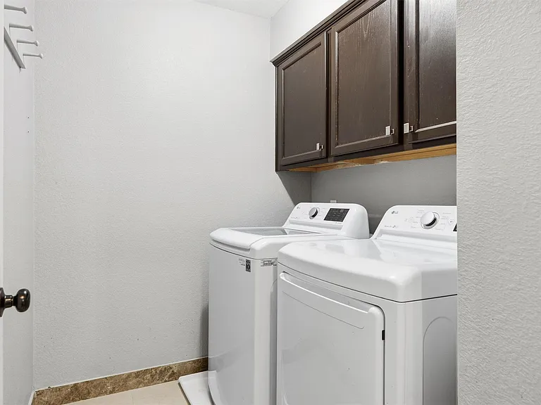 2813 Cortez Dr — Photo 15