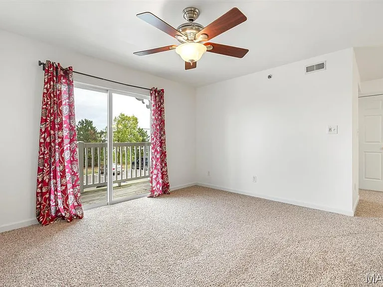 4200 Spring Creek Ln — Photo 6
