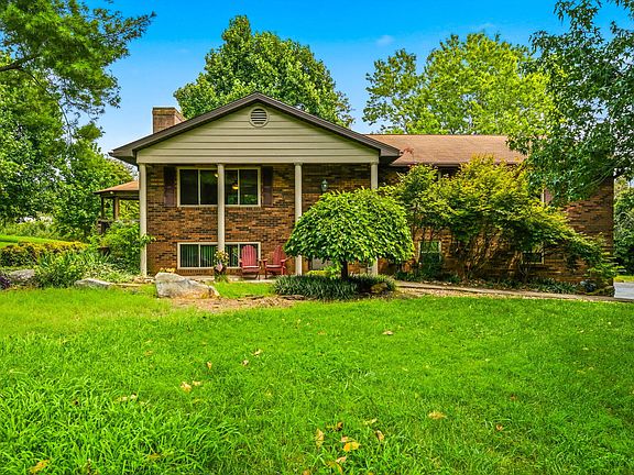 2nd image of 1634 Brookview Dr