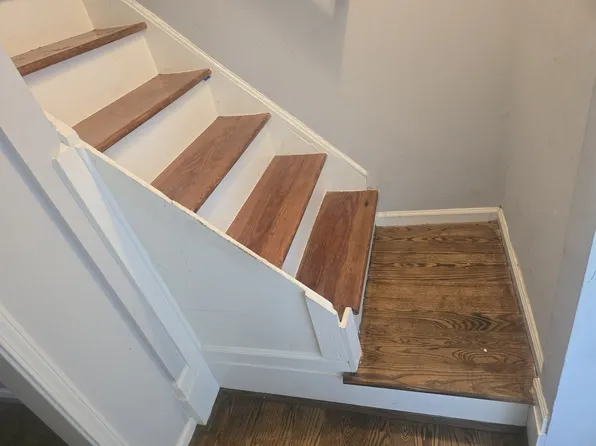 16 Stevenson Rd, Taylors, SC 29687