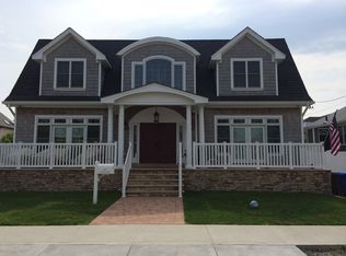 427 Beach 144 St, Neponsit, NY 11694