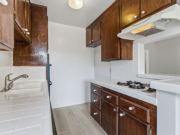 4th image of 3760 Vinton Ave #3